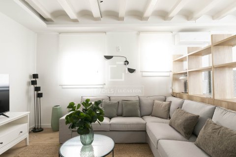 Lägenhet till salu i Barcelona, Spanien 2 sovrum, 67 kvm. Nr. 161405 - foto 3