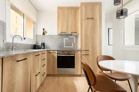 Huoneisto myytävänä Barcelona, Espanja, 2 makuuhuonetta, 67 m2 No. 161405 - kuva 16