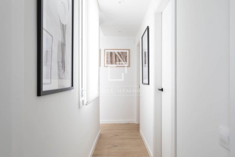 Lägenhet till salu i Barcelona, Spanien 2 sovrum, 67 kvm. Nr. 161405 - foto 14