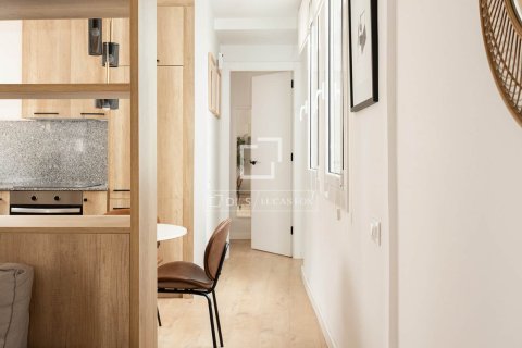 Huoneisto myytävänä Barcelona, Espanja, 2 makuuhuonetta, 67 m2 No. 161405 - kuva 17