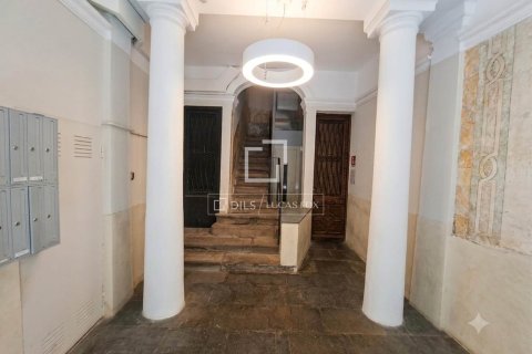 Huoneisto myytävänä Barcelona, Espanja, 2 makuuhuonetta, 67 m2 No. 161405 - kuva 30