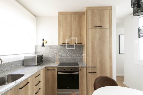 Lägenhet till salu i Barcelona, Spanien 2 sovrum, 67 kvm. Nr. 161405 - foto 11