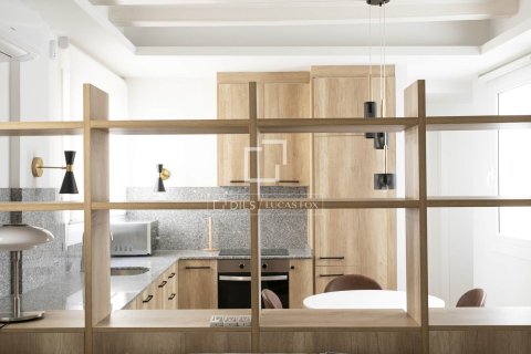 Lägenhet till salu i Barcelona, Spanien 2 sovrum, 67 kvm. Nr. 161405 - foto 12