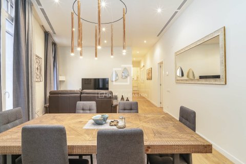 Apartment à vendre à Barcelona, Espagne, 4 chambres, 169 m2 No. 161403 - photo 3