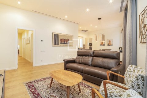 Apartment à vendre à Barcelona, Espagne, 4 chambres, 169 m2 No. 161403 - photo 2