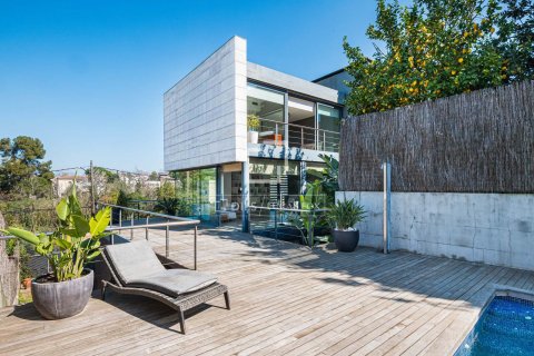 Villa for sale in Valldoreix, Barcelona, Spain 6 bedrooms, 447 sq.m. No. 161399 - photo 13