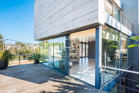 Villa for sale in Valldoreix, Barcelona, Spain 6 bedrooms, 447 sq.m. No. 161399 - photo 8