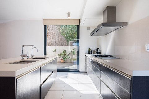 Villa for sale in Valldoreix, Barcelona, Spain 6 bedrooms, 447 sq.m. No. 161399 - photo 25