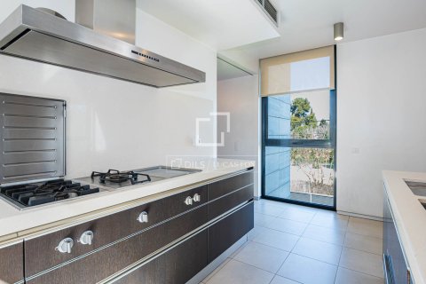 Villa for sale in Valldoreix, Barcelona, Spain 6 bedrooms, 447 sq.m. No. 161399 - photo 21