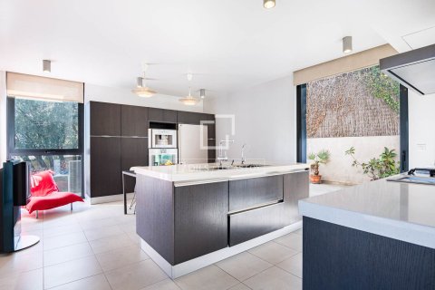 Villa for sale in Valldoreix, Barcelona, Spain 6 bedrooms, 447 sq.m. No. 161399 - photo 20