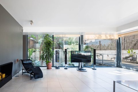 Villa for sale in Valldoreix, Barcelona, Spain 6 bedrooms, 447 sq.m. No. 161399 - photo 2