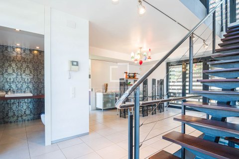 Villa for sale in Valldoreix, Barcelona, Spain 6 bedrooms, 447 sq.m. No. 161399 - photo 17