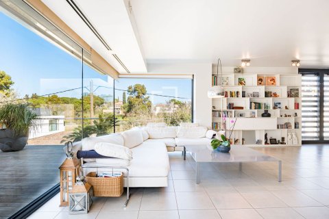 Villa for sale in Valldoreix, Barcelona, Spain 6 bedrooms, 447 sq.m. No. 161399 - photo 7