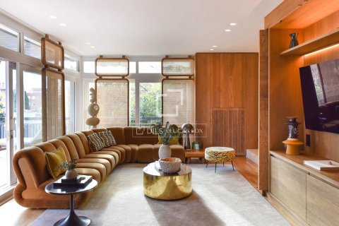 Apartment à Barcelona, Espagne 4 chambres, 174 m2 No. 161400