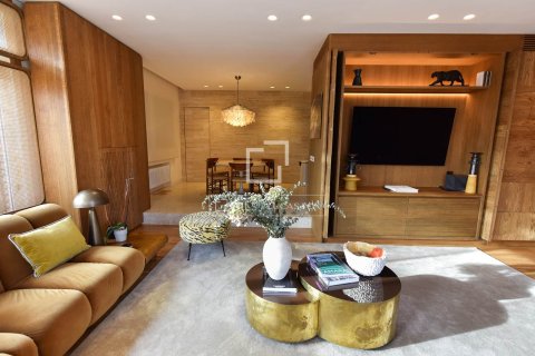 Apartment à vendre à Barcelona, Espagne, 4 chambres, 174 m2 No. 161400 - photo 8