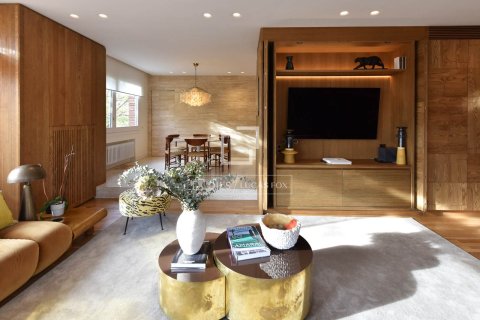 Apartment à vendre à Barcelona, Espagne, 4 chambres, 174 m2 No. 161400 - photo 3