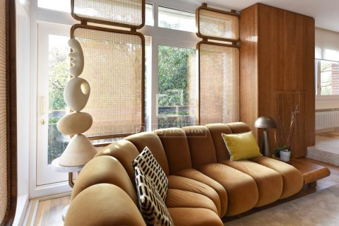 Apartment à vendre à Barcelona, Espagne, 4 chambres, 174 m2 No. 161400 - photo 4