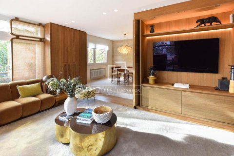 Apartment à vendre à Barcelona, Espagne, 4 chambres, 174 m2 No. 161400 - photo 2