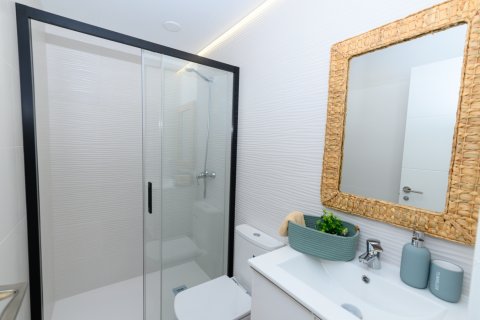 Apartment for sale in Punta Prima, Alicante, Spain 3 bedrooms, 92 sq.m. No. 146639 - photo 17