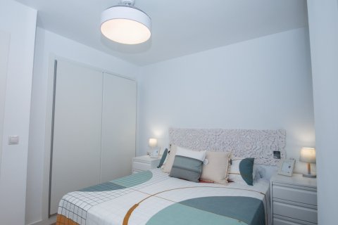 Apartment for sale in Punta Prima, Alicante, Spain 3 bedrooms, 92 sq.m. No. 146639 - photo 14