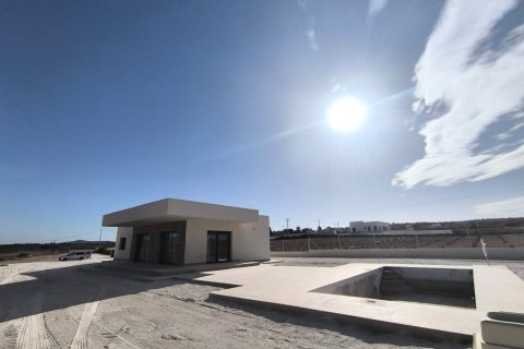 Villa till salu i Pinoso, Alicante, Spanien 3 sovrum, 153 kvm. Nr. 146640 - foto 6