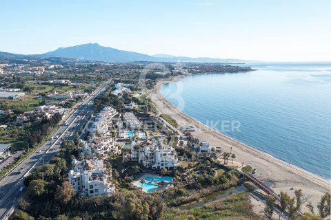 Takvåning till salu i Estepona, Malaga, Spanien 3 sovrum, 154 kvm. Nr. 158347 - foto 13
