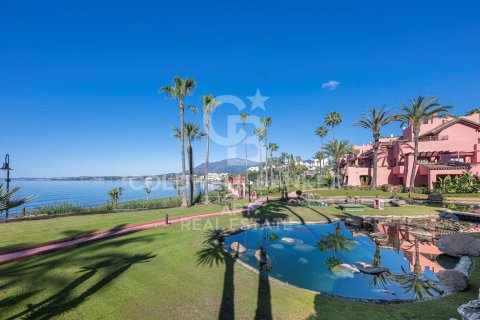 Takvåning till salu i Estepona, Malaga, Spanien 3 sovrum, 163 kvm. Nr. 158350 - foto 12