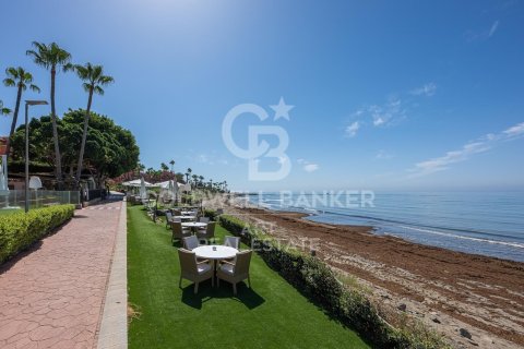 Takvåning till salu i Estepona, Malaga, Spanien 3 sovrum, 163 kvm. Nr. 158350 - foto 16