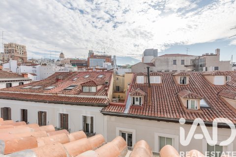 Apartament w Madrid, Hiszpania 3 sypialnie, 67 mkw. nr 188395 – zdjęcie 1