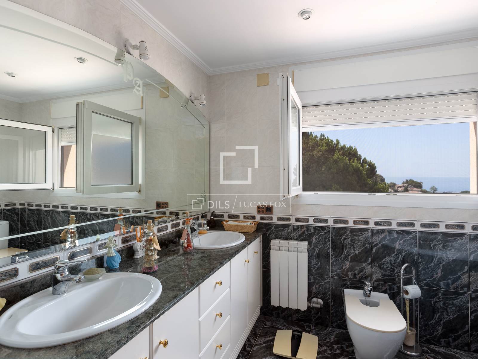 Villa i Cabrils, Barcelona, Spanien 4 sovrum, 218 kvm. Nr. 150967
