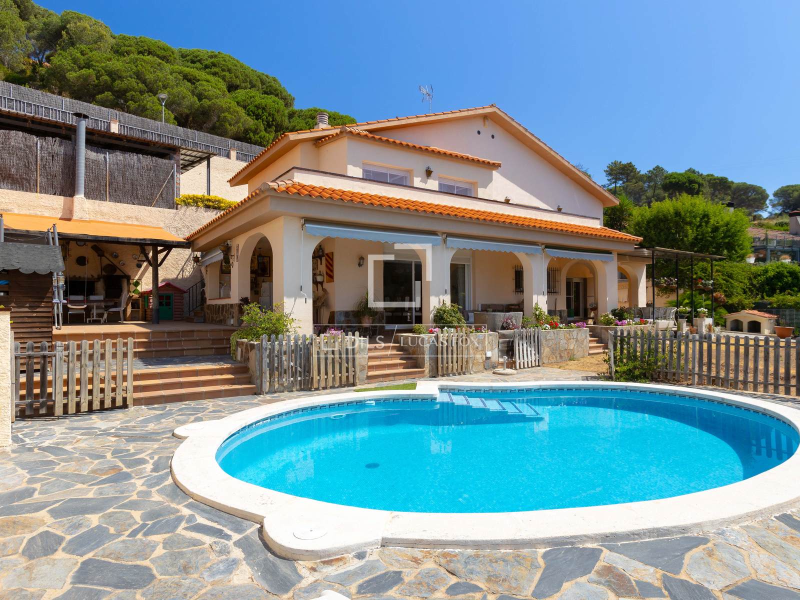 Villa i Cabrils, Barcelona, Spanien 4 sovrum, 218 kvm. Nr. 150967