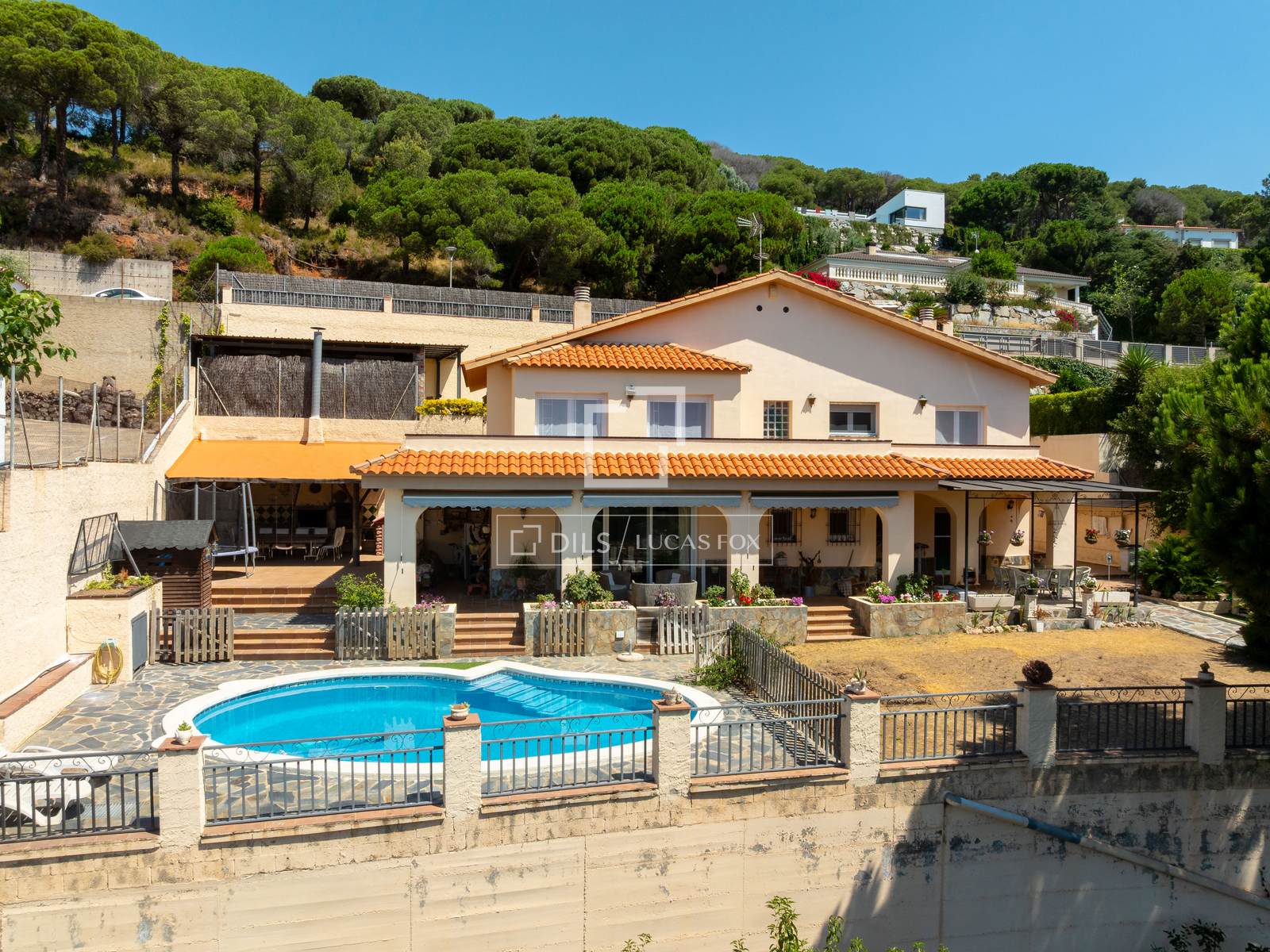 Villa i Cabrils, Barcelona, Spanien 4 sovrum, 218 kvm. Nr. 150967