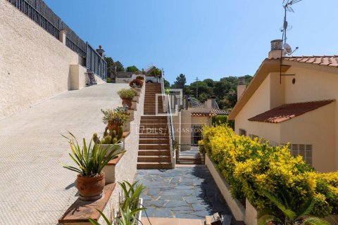 Villa till salu i Cabrils, Barcelona, Spanien 4 sovrum, 218 kvm. Nr. 150967 - foto 8