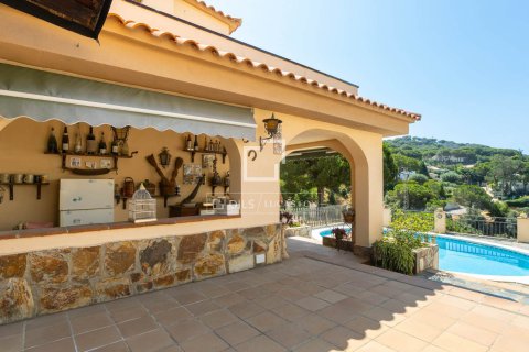 Villa till salu i Cabrils, Barcelona, Spanien 4 sovrum, 218 kvm. Nr. 150967 - foto 6