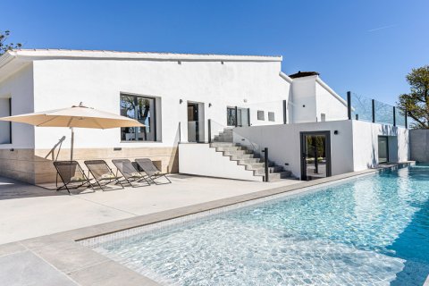 Villa for sale Villaviciosa de Odon, Madrid, Spain 5 bedrooms, 425 sq.m. No. 108345 - photo 1
