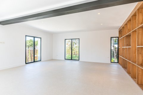 Villa for sale Villaviciosa de Odon, Madrid, Spain 5 bedrooms, 425 sq.m. No. 108345 - photo 6