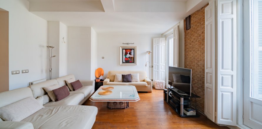 Apartamento Madrid, España 2 dormitorios, 132 m2 No. 107361