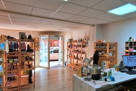 Propiedad comercial en venta en Elche, Alicante, España 100 m2 No. 187715 - foto 2