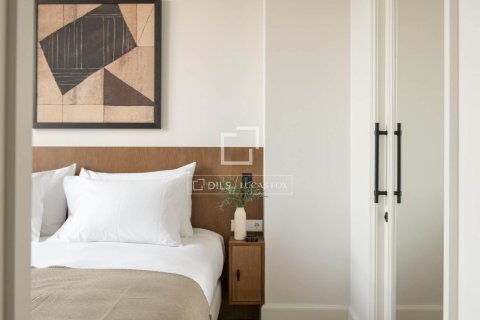 Dzīvoklis īrēšanai Barcelona, Spānijā 3 istabas, 140 m2 Nr. 151032 - attēls 7