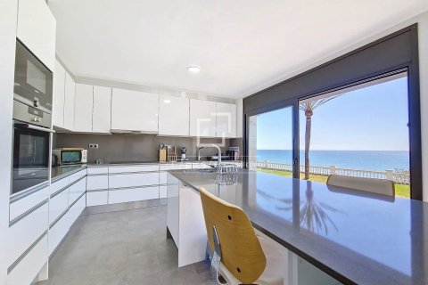 Villa zur Miete in Vilanova i la Geltru, Barcelona, Spanien 5 Schlafzimmer, 306 m2 Nr. 151031 - Foto 24