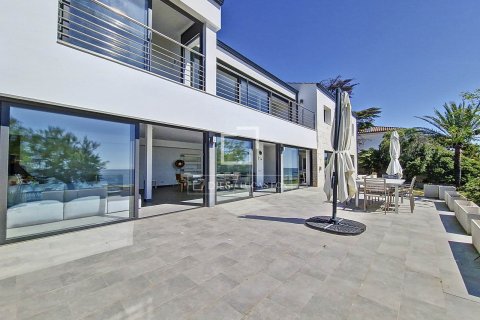 Villa zur Miete in Vilanova i la Geltru, Barcelona, Spanien 5 Schlafzimmer, 306 m2 Nr. 151031 - Foto 18