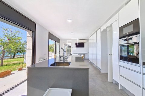 Villa zur Miete in Vilanova i la Geltru, Barcelona, Spanien 5 Schlafzimmer, 306 m2 Nr. 151031 - Foto 27