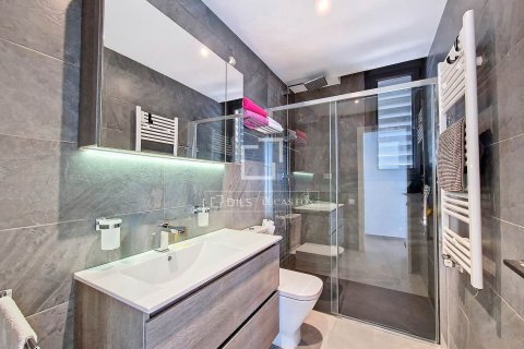 Villa zur Miete in Vilanova i la Geltru, Barcelona, Spanien 5 Schlafzimmer, 306 m2 Nr. 151031 - Foto 30