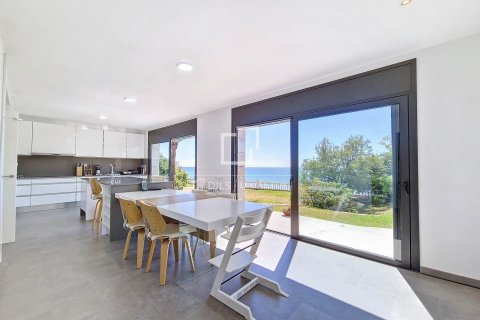 Villa zur Miete in Vilanova i la Geltru, Barcelona, Spanien 5 Schlafzimmer, 306 m2 Nr. 151031 - Foto 23