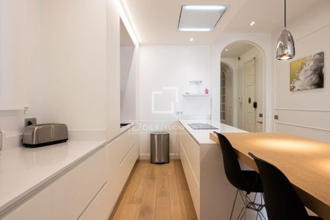 Dzīvoklis īrēšanai Barcelona, Spānijā 3 istabas, 158 m2 Nr. 151034 - attēls 11