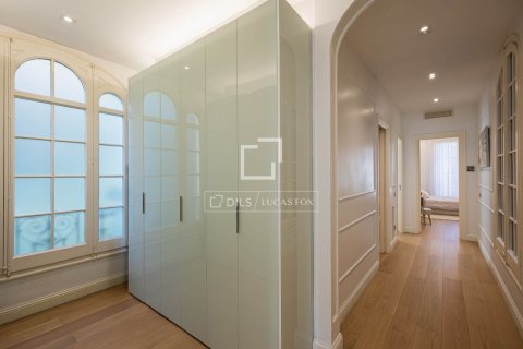 Dzīvoklis īrēšanai Barcelona, Spānijā 3 istabas, 158 m2 Nr. 151034 - attēls 20