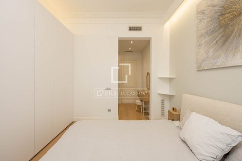 Dzīvoklis īrēšanai Barcelona, Spānijā 3 istabas, 158 m2 Nr. 151034 - attēls 23