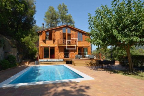 Villa for rent in La Floresta, Barcelona, Spain 3 bedrooms, 280 sq.m. No. 151030 - photo 2