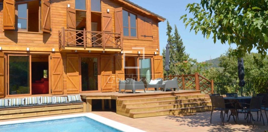 Villa in La Floresta, Barcelona, Spain 3 bedrooms, 280 sq.m. No. 151030