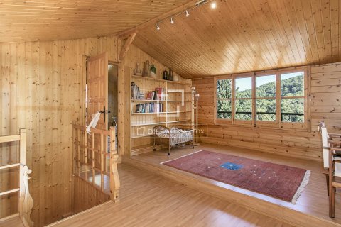 Villa for rent in La Floresta, Barcelona, Spain 3 bedrooms, 280 sq.m. No. 151030 - photo 25